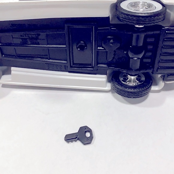 Coin Bank-Sees Candy 1938 Panel Truck Coin Bank - Picture 5 of 7